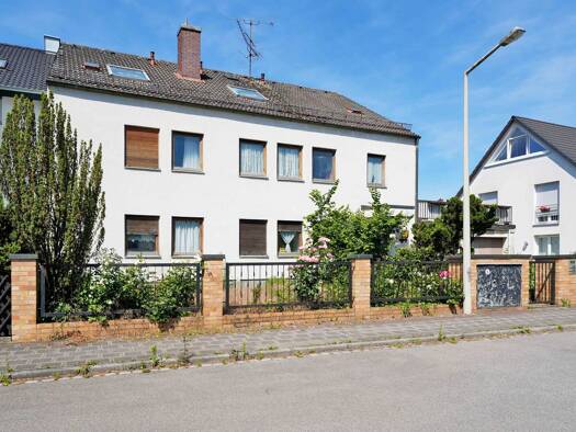 Haus zum Kauf 11 Zimmer 325 m² 762 m² Grundstück frei ab sofort Thon Nordwestliche Außenstadt 90425