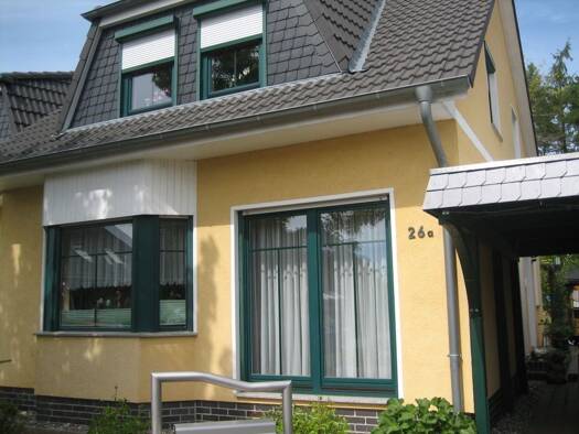 Doppelhaushälfte zur Miete 1.200 € 3 Zimmer 100 m² 335 m² Grundstück frei ab 01.01.2027 Bergen Bergen auf Rügen 18528