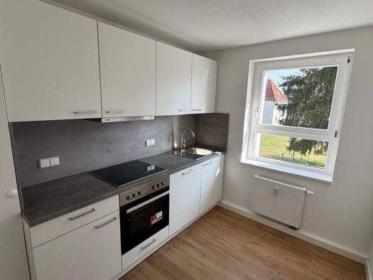 Wohnung zur Miete 500 € 2 Zimmer 50 m² 1. Geschoss frei ab sofort Hugo-Haase-Straße 36 Zwenkau 04442