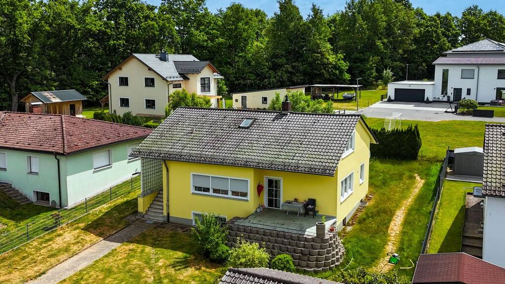 Einfamilienhaus zum Kauf 259.000 € 5 Zimmer 145,1 m² 919 m² Grundstück Grafenwöhr 92655