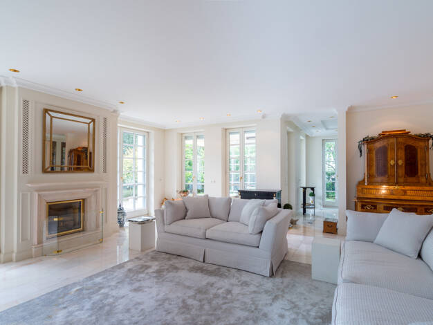 Villa zum Kauf 2.600.000 € 4 Zimmer 320 m² 922 m² Grundstück Stadtbergen 86391