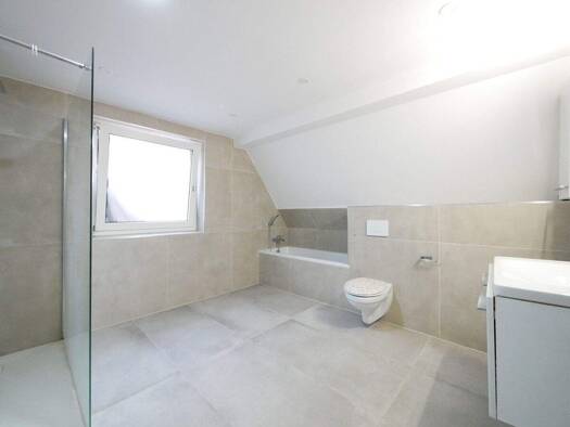 Wohnung zum Kauf 219.000 € 6 Zimmer 140 m² Bad Driburg 33014