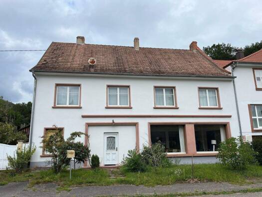 Haus zum Kauf 9 Zimmer 249 m² 1.251 m² Grundstück frei ab sofort rue Principale Obersteinbach 67510
