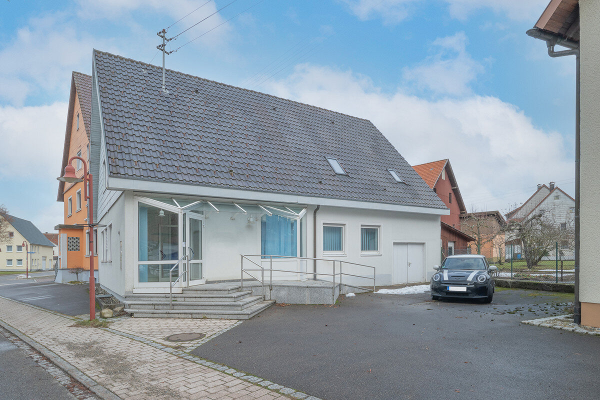 Mehrfamilienhaus zum Kauf 339.100 € 6 Zimmer 162,1 m²<br/>Wohnfläche 306 m²<br/>Grundstück Heinstetten Meßstetten / Heinstetten 72469