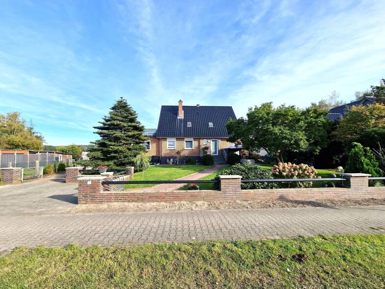 Einfamilienhaus zum Kauf provisionsfrei 419.000 € 7,5 Zimmer 217 m² 1.200 m² Grundstück Garze Bleckede 21354