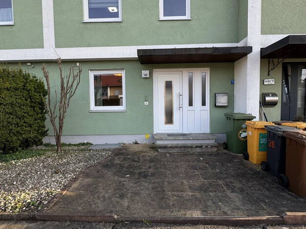 Reihenmittelhaus zum Kauf provisionsfrei 520.000 € 5,5 Zimmer 130 m² 180 m² Grundstück Am Jeschken 26 Lechhausen Augsburg 86152