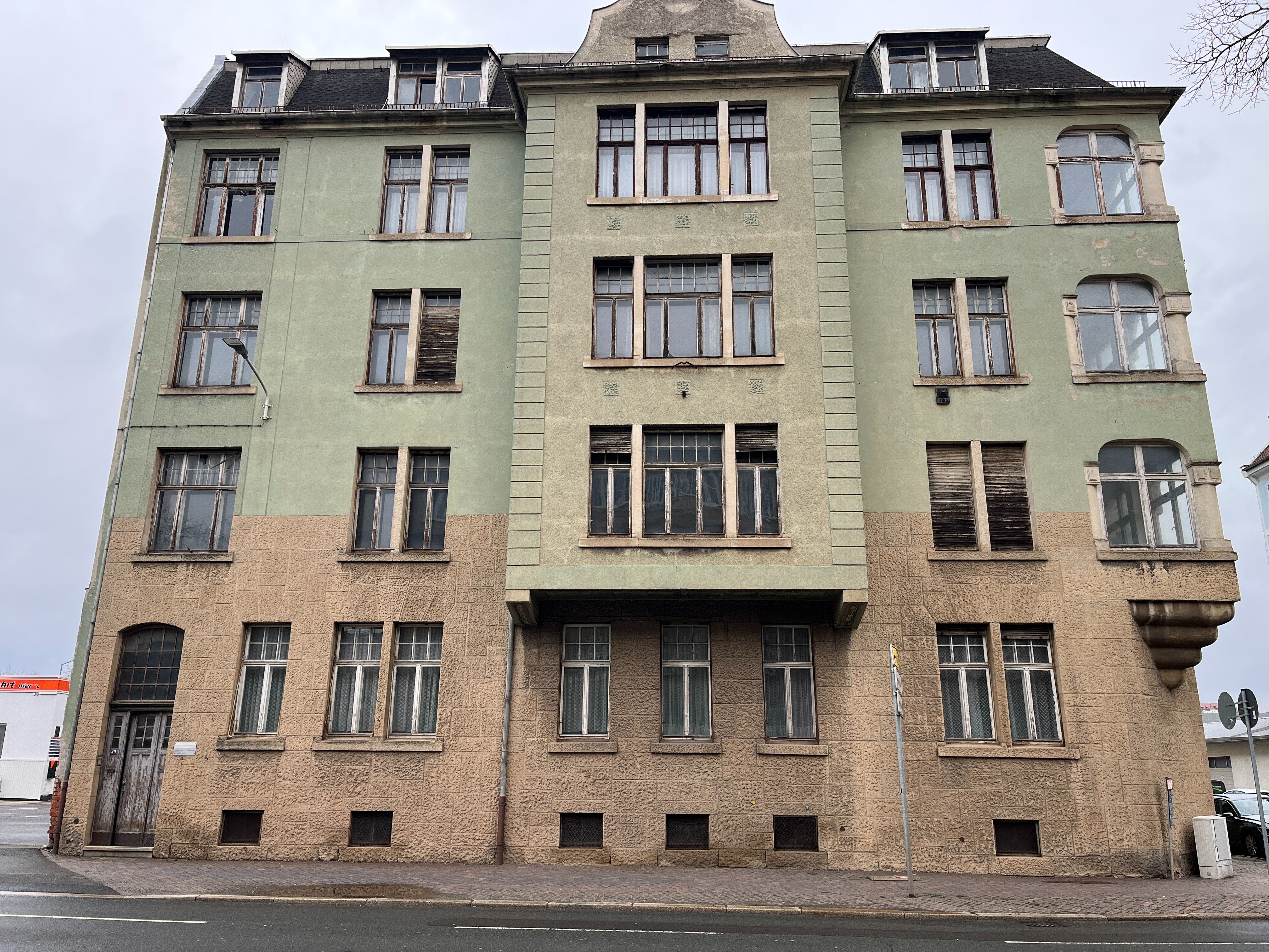 Mehrfamilienhaus zum Kauf 299.000 € 60 Zimmer 1.250 m²<br/>Wohnfläche 417 m²<br/>Grundstück Stadtmitte Nord Gera 07545