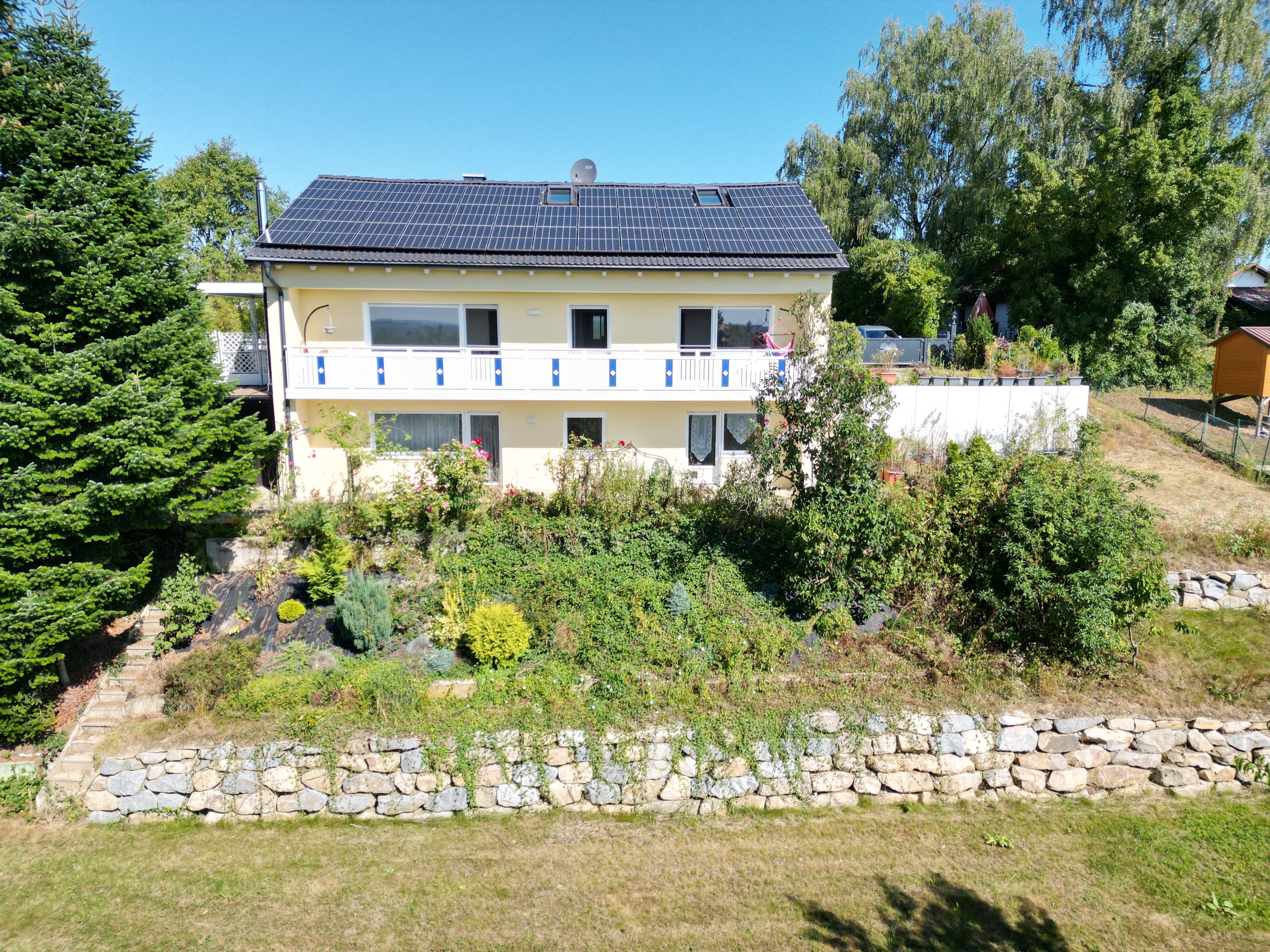 Mehrfamilienhaus zum Kauf 8 Zimmer 220 m²<br/>Wohnfläche 2.324 m²<br/>Grundstück ab sofort<br/>Verfügbarkeit Alkofen Vilshofen an der Donau 94474