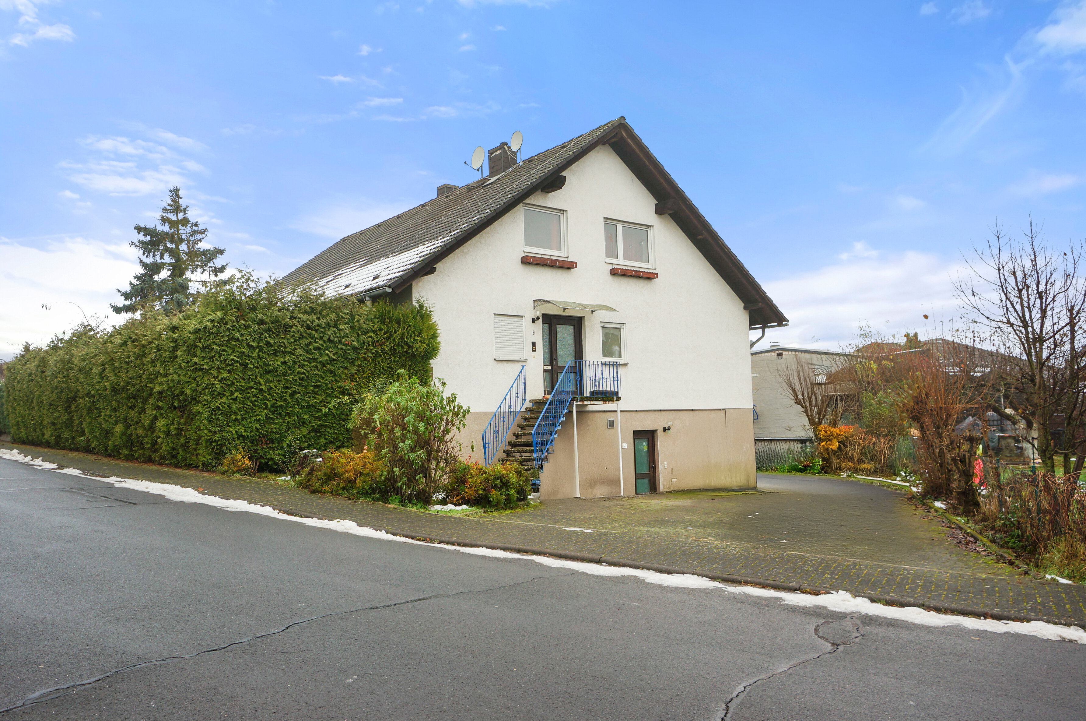 Einfamilienhaus zum Kauf 399.000 € 7 Zimmer 272 m²<br/>Wohnfläche 620 m²<br/>Grundstück Ettingshausen Reiskirchen 35447