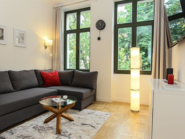 Wohnung zur Miete Wohnen auf Zeit 950 € 2 Zimmer 45 m²<br/>Wohnfläche 01.01.2025<br/>Verfügbarkeit Zentrum - Süd Leipzig 04107