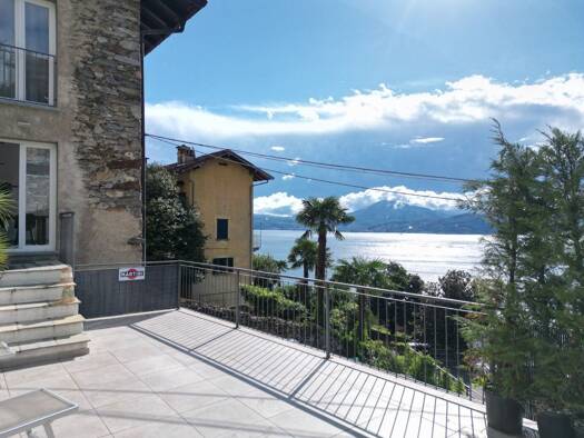 Einfamilienhaus zum Kauf 720.000 € 8 Zimmer 327 m² frei ab sofort Via al Donego Oggebbio