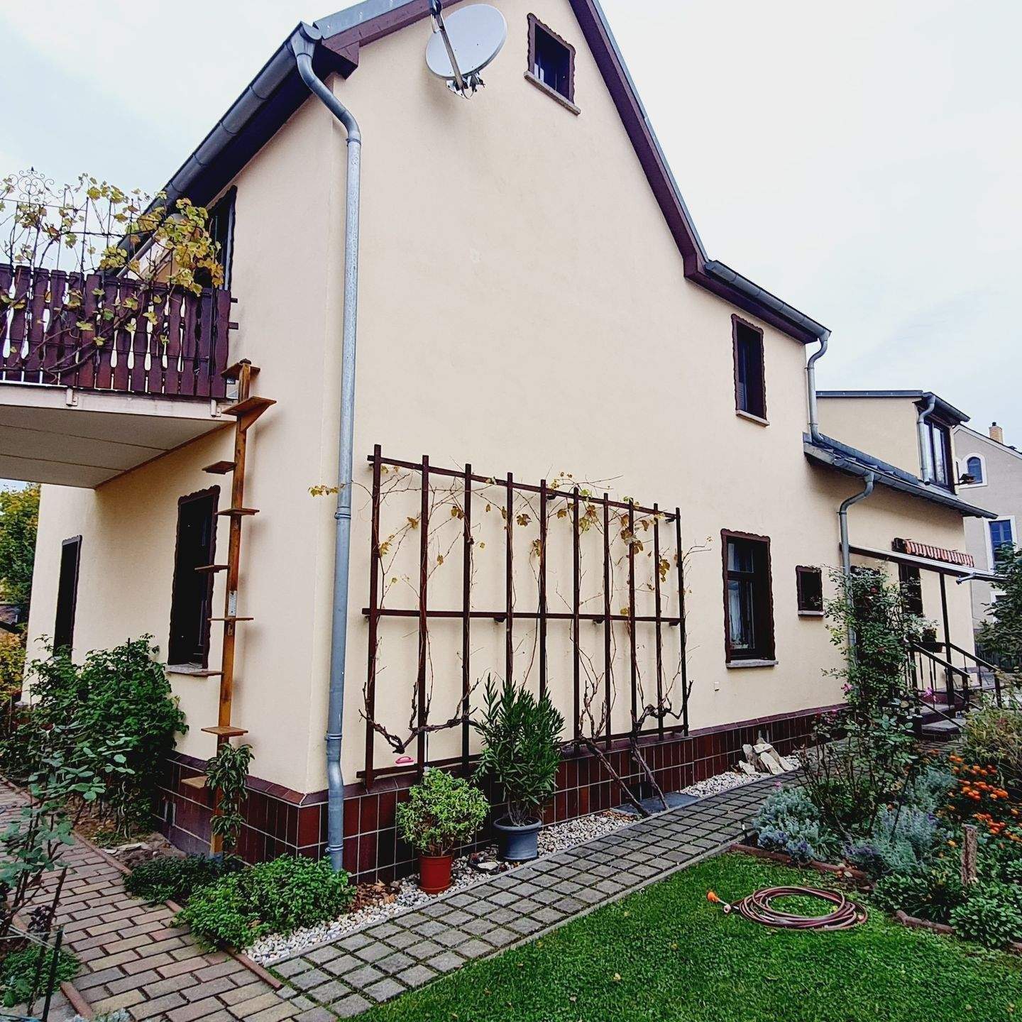 Immobilie in Radebeul - Zweifamilienhaus in guter & ruhiger Lage!     - Bild 1