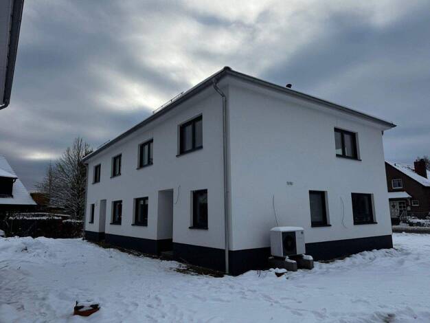 Doppelhaushälfte zum Kauf - Erstbezug provisionsfrei 420.000 € 5 Zimmer 138 m² 308 m² Grundstück frei ab 01.04.2026 Hermannsburg 29320