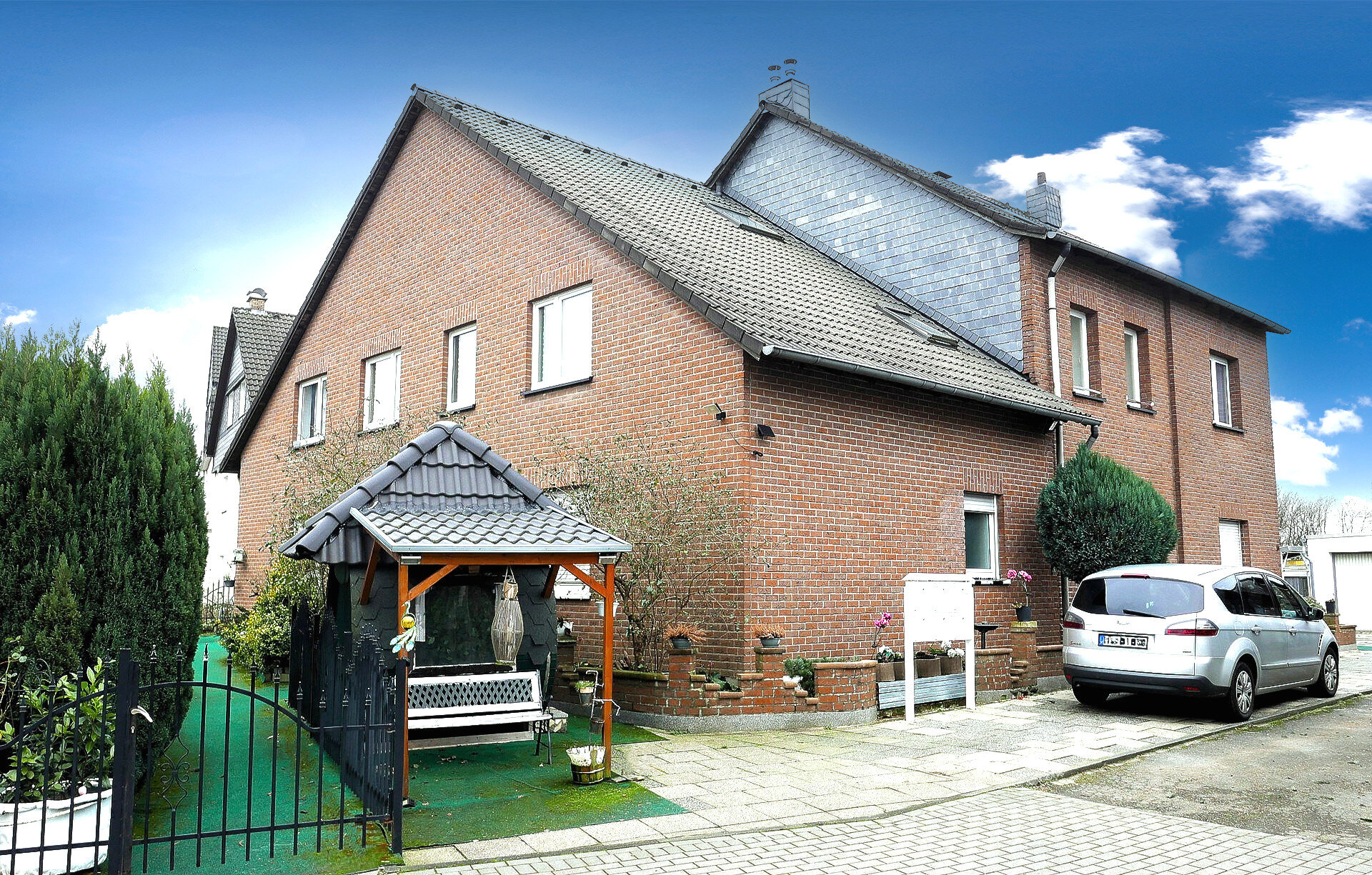 Mehrfamilienhaus zum Kauf 849.000 € 15 Zimmer 310,2 m²<br/>Wohnfläche 954 m²<br/>Grundstück ab sofort<br/>Verfügbarkeit Velbert-Ost Velbert 42551