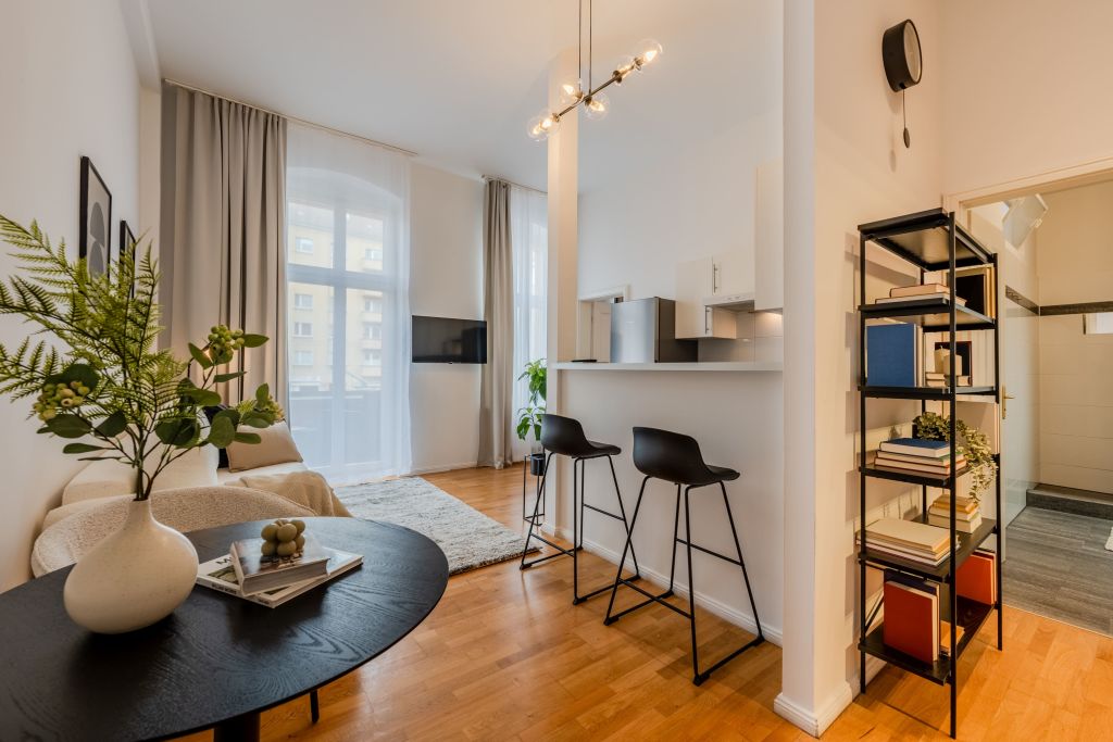 Wohnung zur Miete Wohnen auf Zeit 2.100 € 3 Zimmer 47 m²<br/>Wohnfläche 09.12.2024<br/>Verfügbarkeit Greifswalder Straße Prenzlauer Berg Berlin 10405