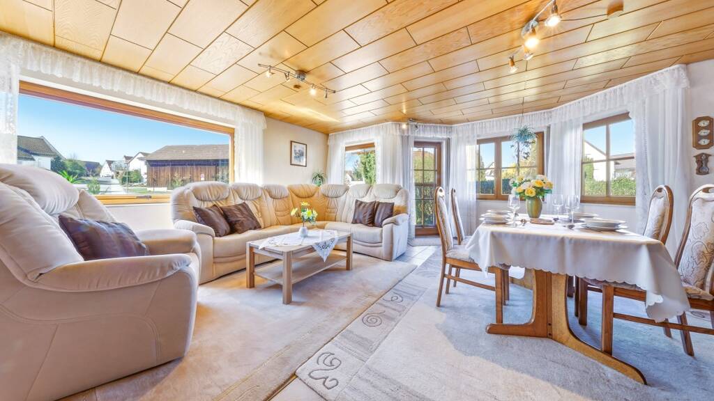 Einfamilienhaus zum Kauf 729.000 € 4 Zimmer 166 m² 370 m² Grundstück frei ab 01.08.2026 Unterjettingen Jettingen 71131