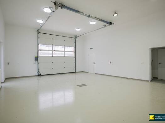 Halle/Industriefläche zur Miete - Erstbezug 1.990 € 177,1 m² Lagerfläche Gewerbestraße 32 Baden 2500