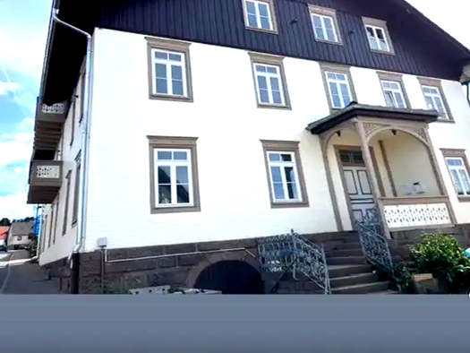 Wohnung zur Miete 900 € 4,5 Zimmer 145 m² Geschoss 2/3 frei ab sofort Salmbach Engelsbrand 75331