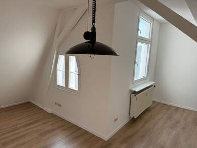 Wohnung zur Miete 500 € 2 Zimmer 50 m² Dachgeschoss, 4 Geschosse frei ab sofort Am Markt 10 Castrop Castrop-Rauxel 44575