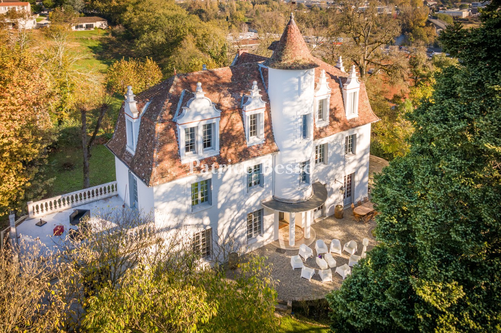 Reihenmittelhaus zum Kauf 950.000 € 10 Zimmer 455 m²<br/>Wohnfläche 10.985 m²<br/>Grundstück Charles de Gaulle Cahors 46000