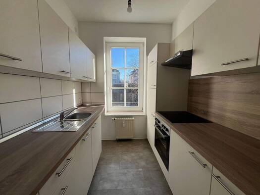 Wohnung zur Miete 350 € 2 Zimmer 60 m² 2. Geschoss frei ab sofort Zwickauer Straße 193 Kappel Kappel 09116