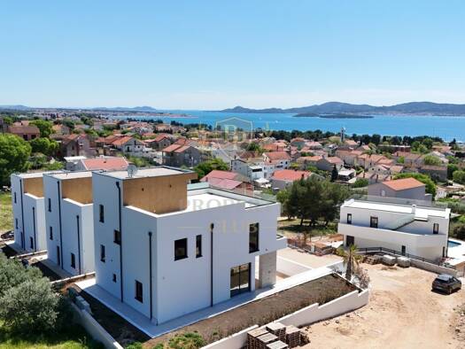 Einfamilienhaus zum Kauf 1.300.000 € 5 Zimmer 471 m² Grundstück Sveti Filip i Jakov 23207