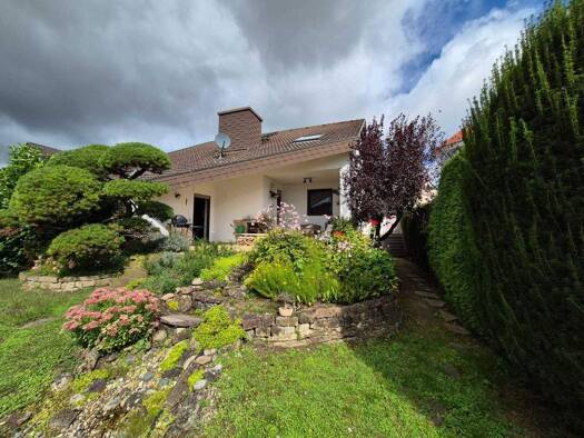 Einfamilienhaus zum Kauf 770.000 € 7 Zimmer 216 m² 695 m² Grundstück Gölshausen Bretten 75015