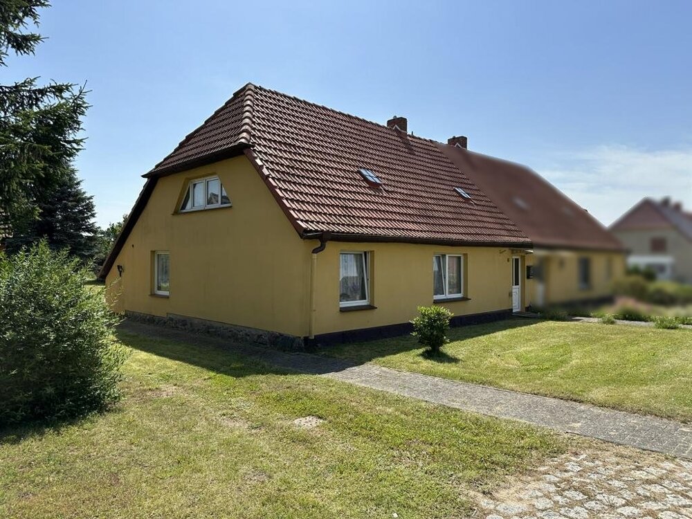 Doppelhaushälfte zum Kauf 99.000 € 3 Zimmer 140 m²<br/>Wohnfläche 1.113 m²<br/>Grundstück Kittendorf Kittendorf 17153