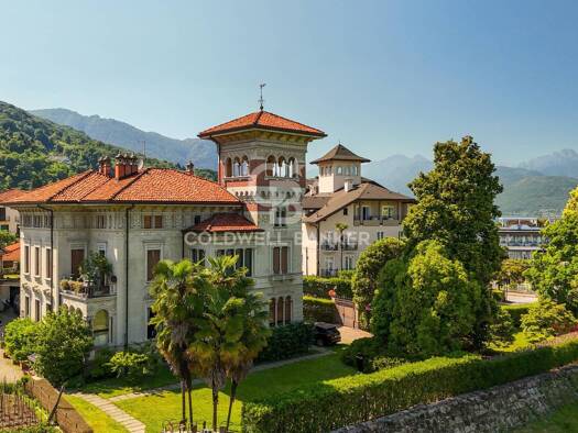 Villa zum Kauf 1.950.000 € 5 Zimmer 650 m² 2.000 m² Grundstück Via Volta  3 Stresa 28838