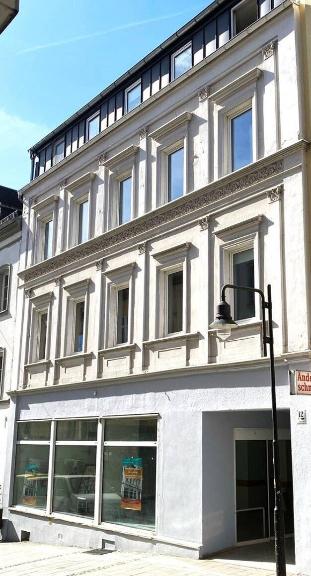 Wohnung zur Miete 758 € 4 Zimmer 85,2 m² 2. Geschoss frei ab sofort Innenstadt Hof 95028