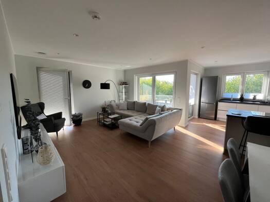 Wohnung zur Miete 1.400 € 4 Zimmer 115 m² Geschoss EG/3 frei ab 01.04.2026 Kenn 54344