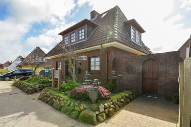 Einfamilienhaus zum Kauf 1.490.000 € 7 Zimmer 138 m² 383 m² Grundstück Westerland Sylt 25980