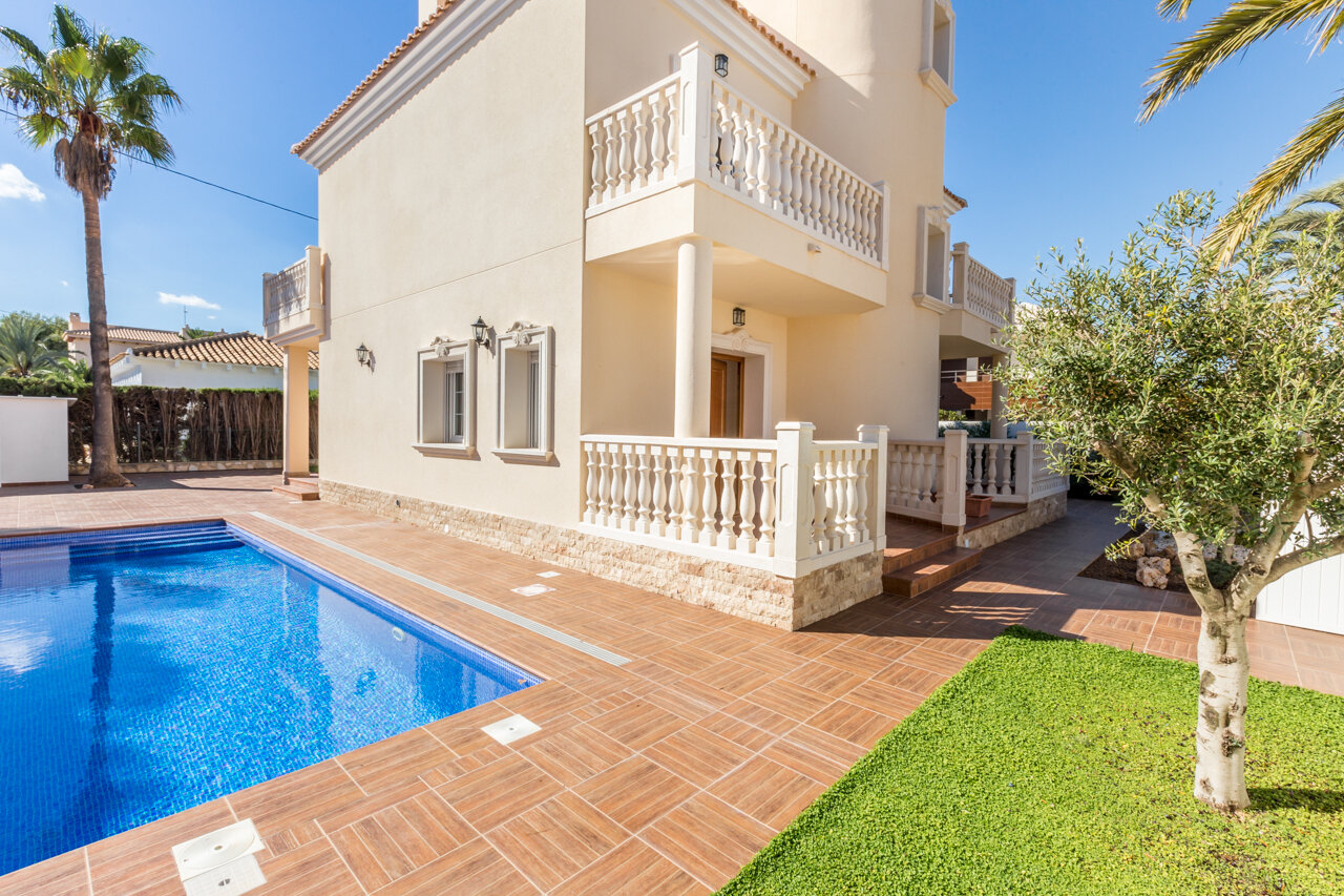 Villa zum Kauf 880.000 € 5 Zimmer 200 m²<br/>Wohnfläche 517 m²<br/>Grundstück Cabo Roig 03189