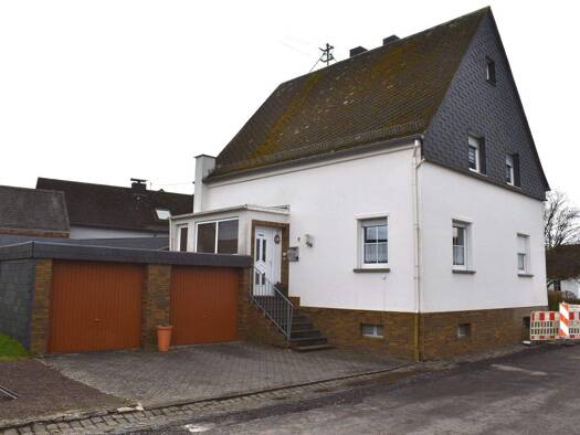 Einfamilienhaus zum Kauf 159.000 € 5 Zimmer 120 m² 570 m² Grundstück Lutzerath 56826