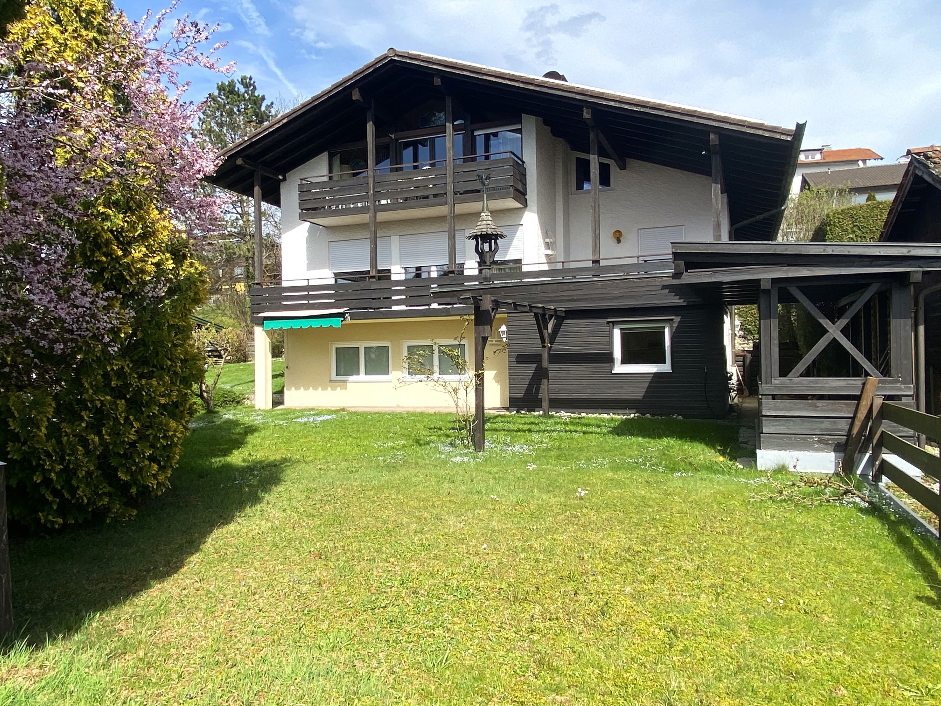 Einfamilienhaus zum Kauf 1.000.000 € 7 Zimmer 236 m²<br/>Wohnfläche 664 m²<br/>Grundstück ab sofort<br/>Verfügbarkeit Bad Endorf 83093