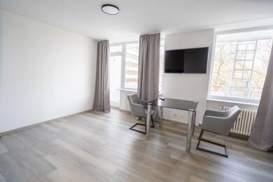 WG-Zimmer zur Miete Wohnen auf Zeit 1.300 € 38 m² 4. Geschoss frei ab 03.08.2025 Innenstadt Frankfurt am Main 60313