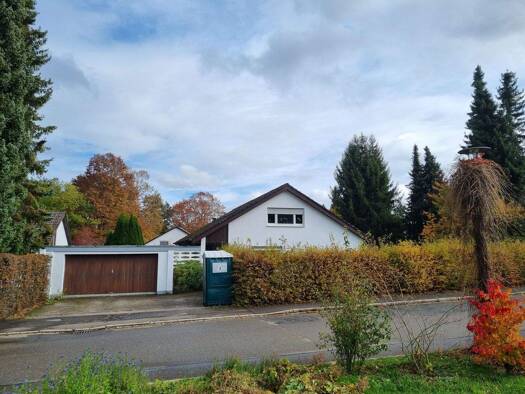 Einfamilienhaus zum Kauf 725.000 € 6 Zimmer 250 m² 1.124 m² Grundstück frei ab sofort Villingen Villingen-Schwenningen 78048