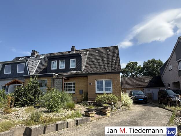 Doppelhaushälfte zum Kauf 310.000 € 3 Zimmer 106 m² 556 m² Grundstück Kücknitz Kücknitz 23569