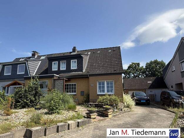 Doppelhaushälfte zum Kauf 310.000 € 3 Zimmer 106 m² 556 m² Grundstück Kücknitz Lübeck 23569