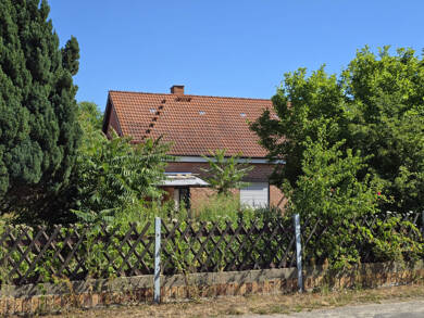 Einfamilienhaus zum Kauf 75.000 € 5 Zimmer 127 m² 1.234 m² Grundstück Wolfen Bitterfeld-Wolfen 06766