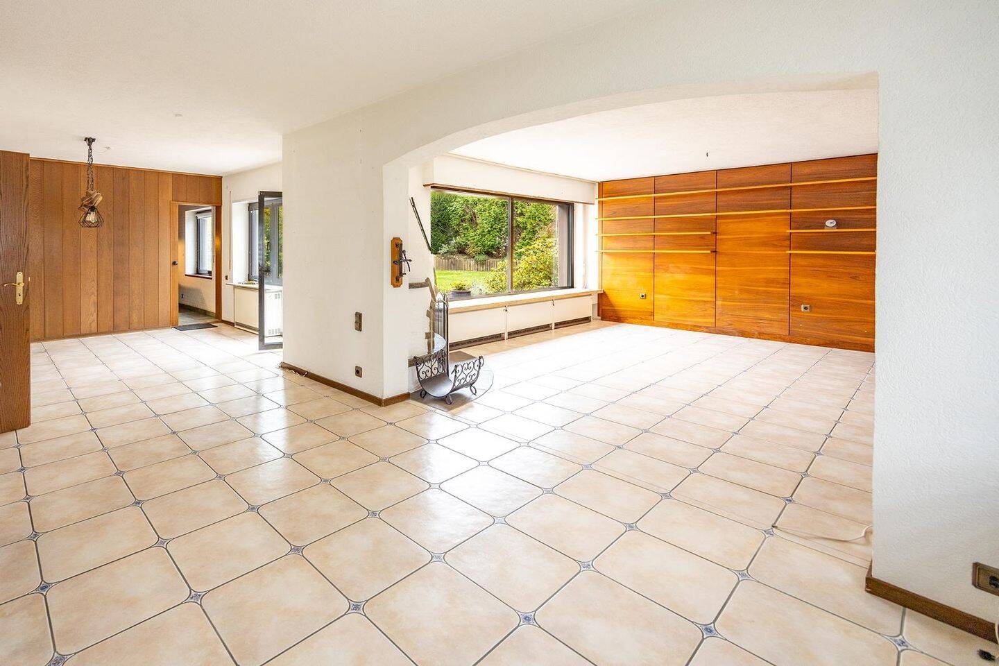 Immobilie in Kierspe - Winkelbungalow mit Einlieger, Doppelgarage, Photovoltaik und schönem Garten - Bild 3