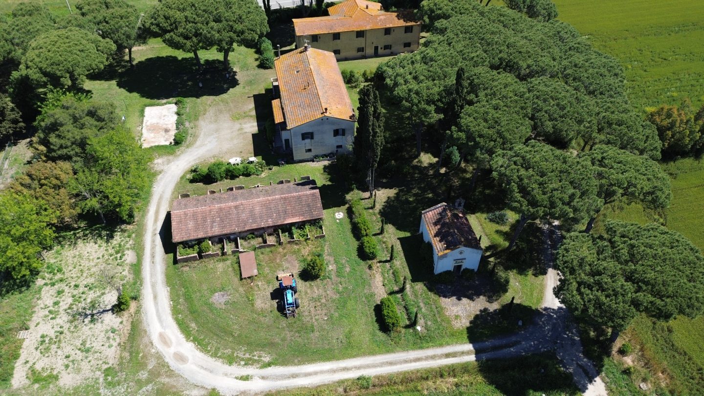 Bauernhaus zum Kauf 1.800.000 € 30 Zimmer 1.000 m²<br/>Wohnfläche 700.000 m²<br/>Grundstück Grosseto