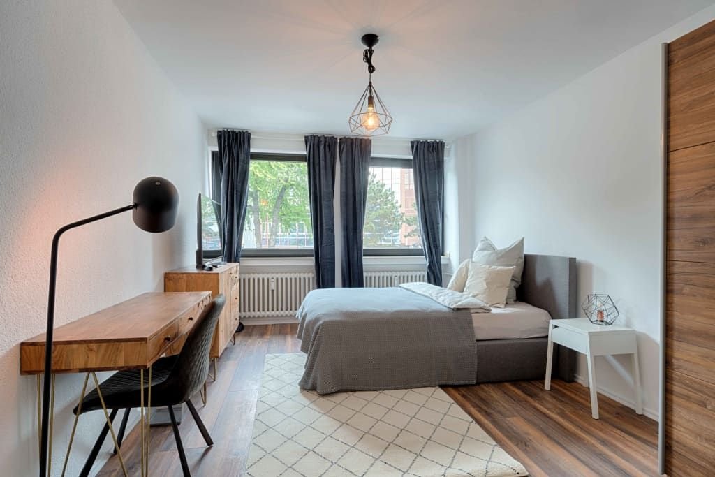 Wohnung zur Miete Wohnen auf Zeit 1.005 € 6 Zimmer 17 m²<br/>Wohnfläche 06.01.2025<br/>Verfügbarkeit Neue Weyer Straße 5 Altstadt - Süd Köln 50676