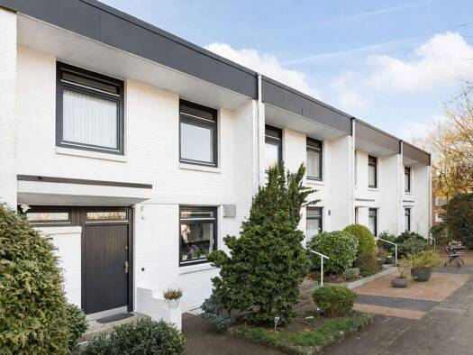 Reihenmittelhaus zum Kauf 375.000 € 3,5 Zimmer 111 m² 158 m² Grundstück Iserbrook Hamburg 22589