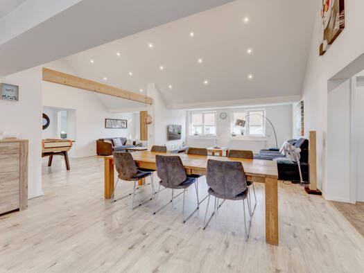 Mehrfamilienhaus zum Kauf als Kapitalanlage geeignet 1.600.000 € 15 Zimmer 611 m² 468 m² Grundstück Friesenheim 77948