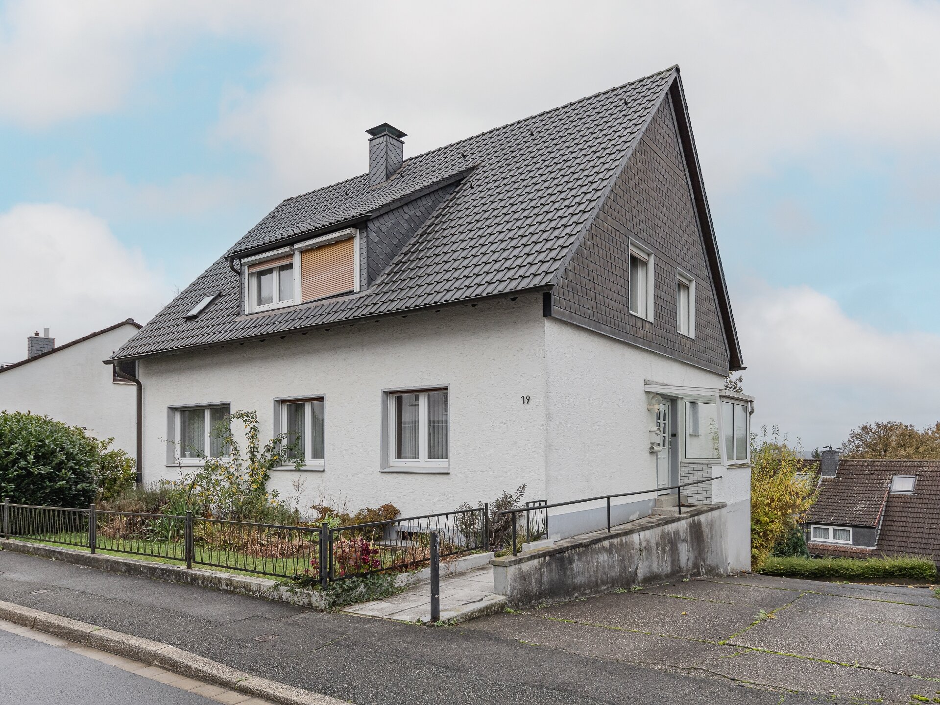 Mehrfamilienhaus zum Kauf 360.000 € 8 Zimmer 168,4 m²<br/>Wohnfläche 565 m²<br/>Grundstück Milspe Ennepetal 58256