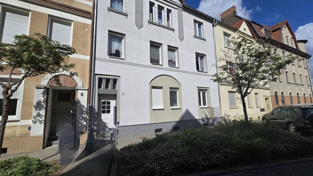 Wohnung zur Miete 500 € 3 Zimmer 77,6 m² EG frei ab sofort Dammstraße 7 Bitterfeld 06749