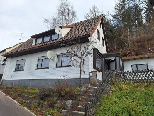 Einfamilienhaus zum Kauf provisionsfrei 149.000 € 5 Zimmer 112 m² 427 m² Grundstück Stadtgebiet Furtwangen im Schwarzwald 78120