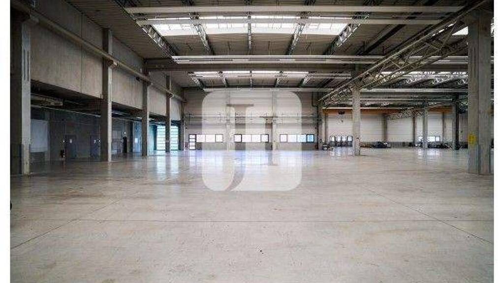 Lagerhalle zur Miete - Erstbezug 6.842 m² Lagerfläche teilbar ab 271 m² Neukirchen Reinsberg 09629