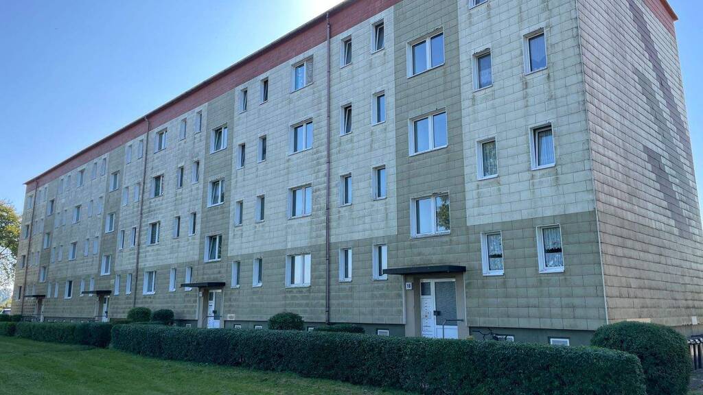 Wohnung zur Miete 420 € 4 Zimmer 71,5 m² 1. Geschoss frei ab sofort Schulstraße 19 Berge 19348